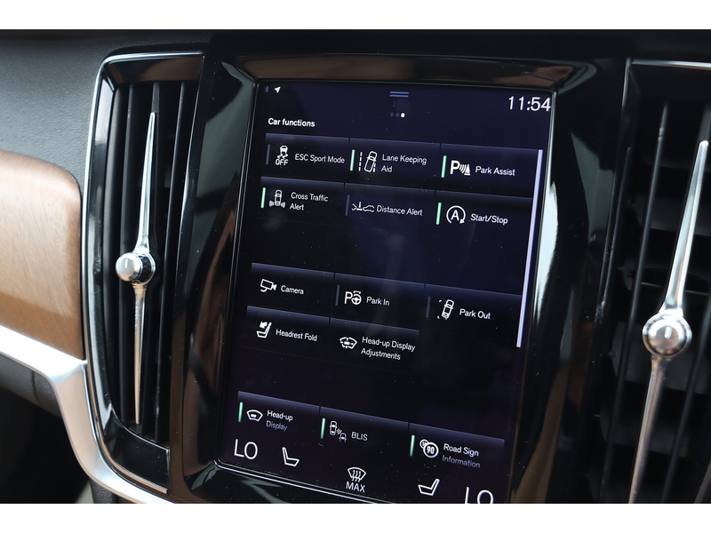 Volvo V90 2.0 T6 AWD Inscription, 320PS twincharged petrol, 8-speed Geartronic Auto Estate PAN ROOF VERY HIGH SPEC 72-74 Mitcham Road