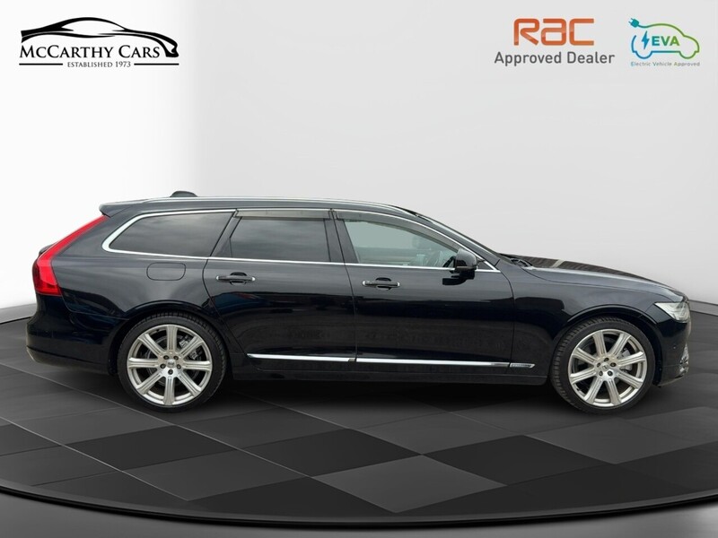 Volvo V90 2.0 T6 AWD Inscription, 320PS twincharged petrol, 8-speed Geartronic Auto Estate PAN ROOF VERY HIGH SPEC 72-74 Mitcham Road