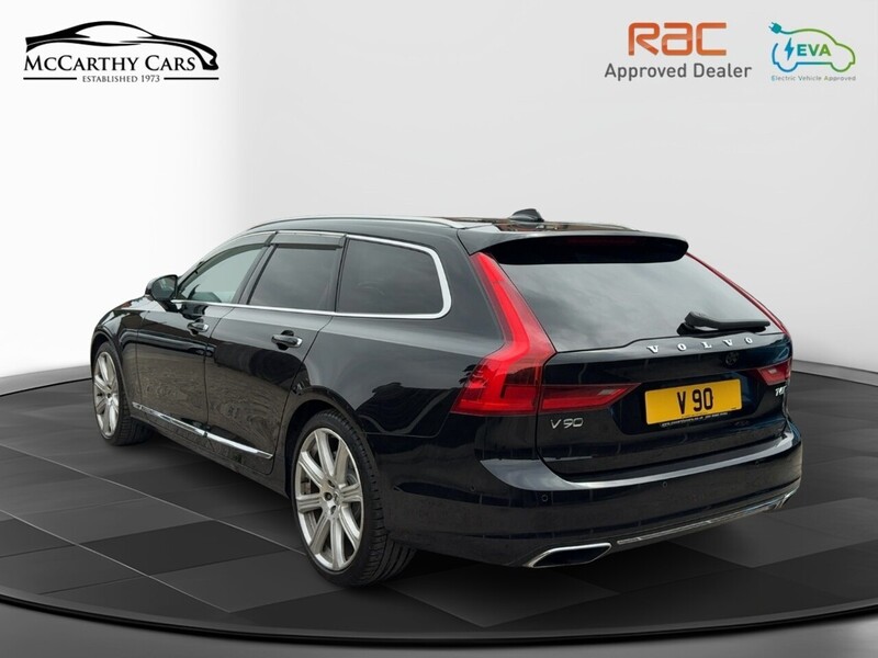 Volvo V90 2.0 T6 AWD Inscription, 320PS twincharged petrol, 8-speed Geartronic Auto Estate PAN ROOF VERY HIGH SPEC 72-74 Mitcham Road