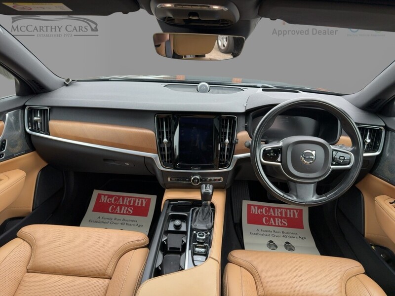 Volvo V90 2.0 T6 AWD Inscription, 320PS twincharged petrol, 8-speed Geartronic Auto Estate PAN ROOF VERY HIGH SPEC 72-74 Mitcham Road