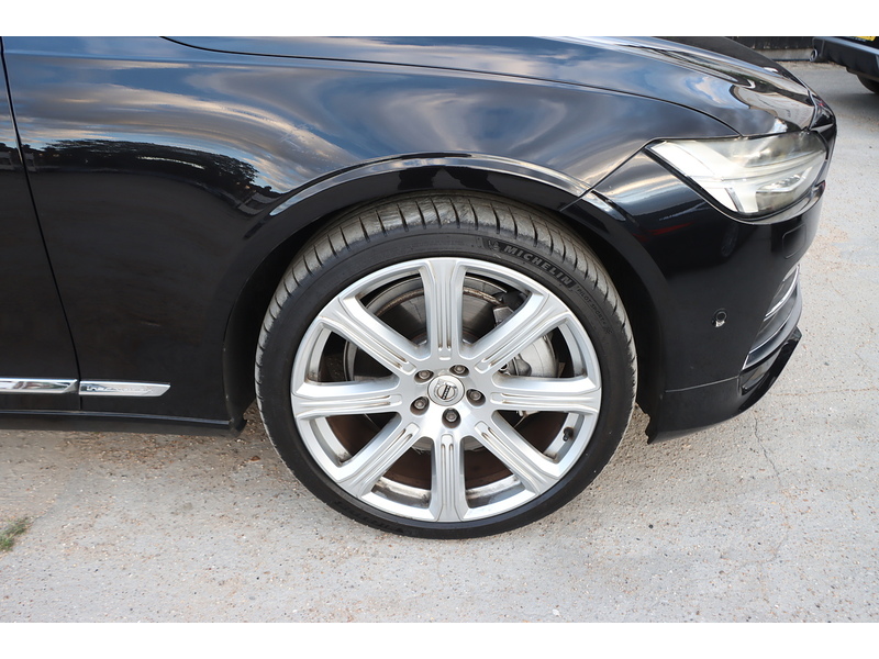 Volvo V90 2.0 T6 AWD Inscription, 320PS twincharged petrol, 8-speed Geartronic Auto Estate PAN ROOF VERY HIGH SPEC 72-74 Mitcham Road