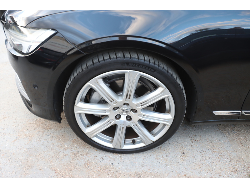 Volvo V90 2.0 T6 AWD Inscription, 320PS twincharged petrol, 8-speed Geartronic Auto Estate PAN ROOF VERY HIGH SPEC 72-74 Mitcham Road