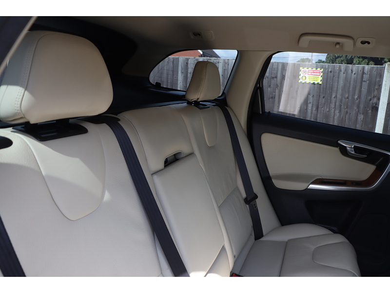Volvo T5 Se 2.0 Estate Automatic Petrol 72-74 Mitcham Road