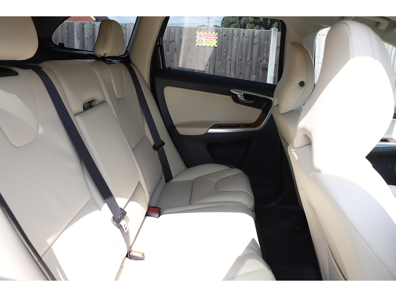 Volvo T5 Se 2.0 Estate Automatic Petrol 72-74 Mitcham Road