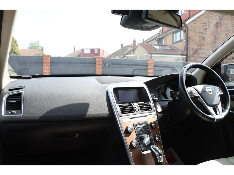 Volvo T5 Se 2.0 Estate Automatic Petrol 72-74 Mitcham Road