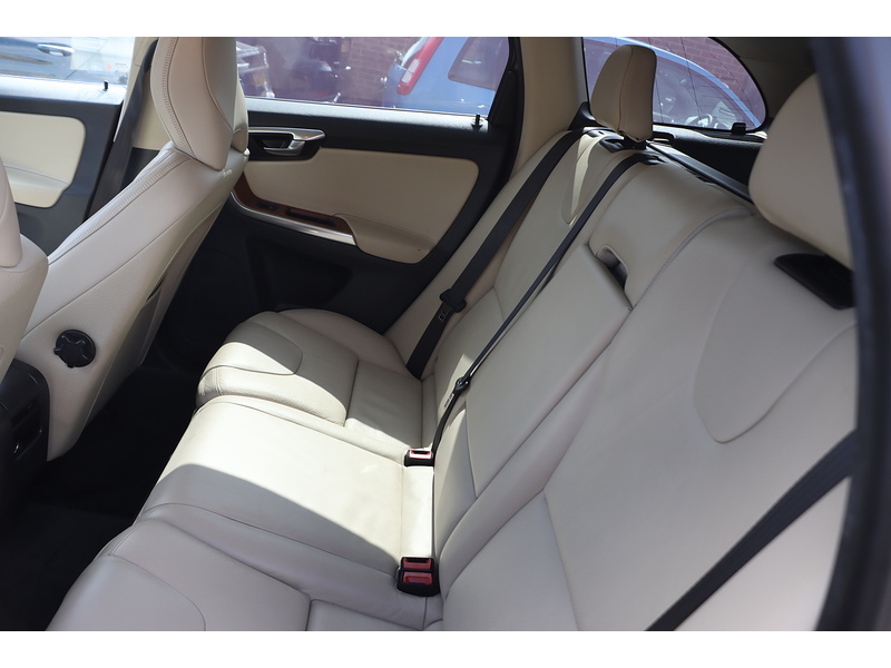 Volvo T5 Se 2.0 Estate Automatic Petrol 72-74 Mitcham Road