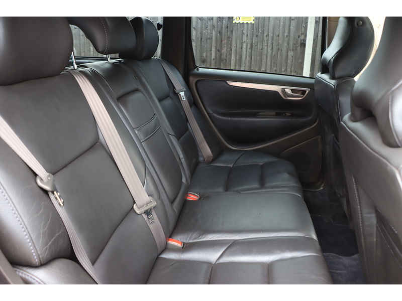 Volvo Volvo V70 R 2.5T AWD 300BHP Auto Estate - Just 42,000 Miles 72-74 Mitcham Road