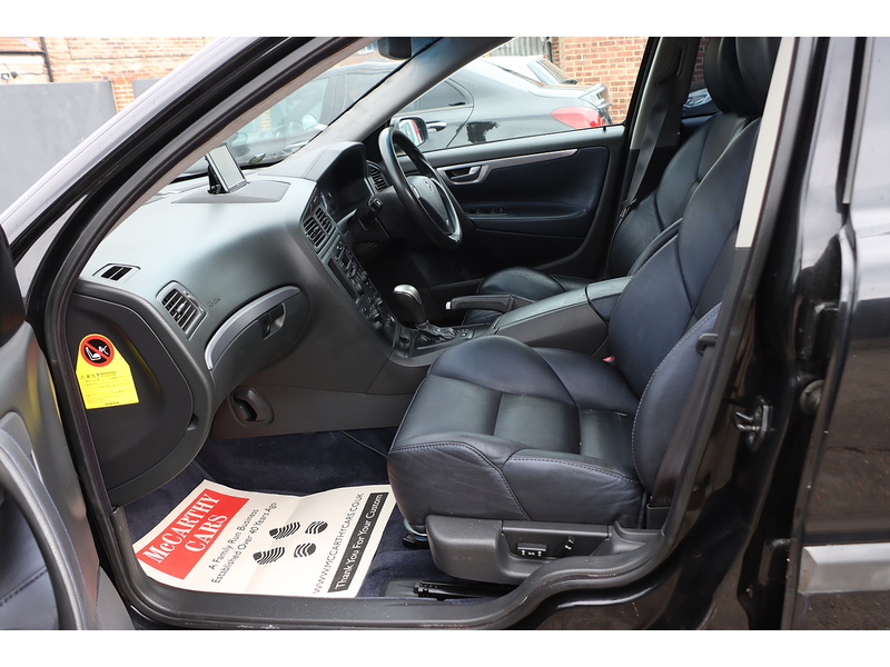 Volvo Volvo V70 R 2.5T AWD 300BHP Auto Estate - Just 42,000 Miles 72-74 Mitcham Road