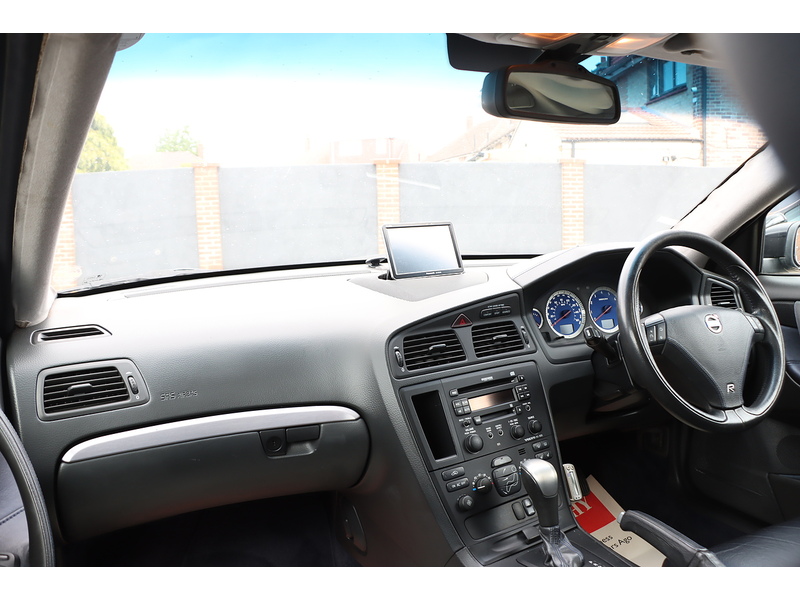 Volvo Volvo V70 R 2.5T AWD 300BHP Auto Estate - Just 42,000 Miles 72-74 Mitcham Road
