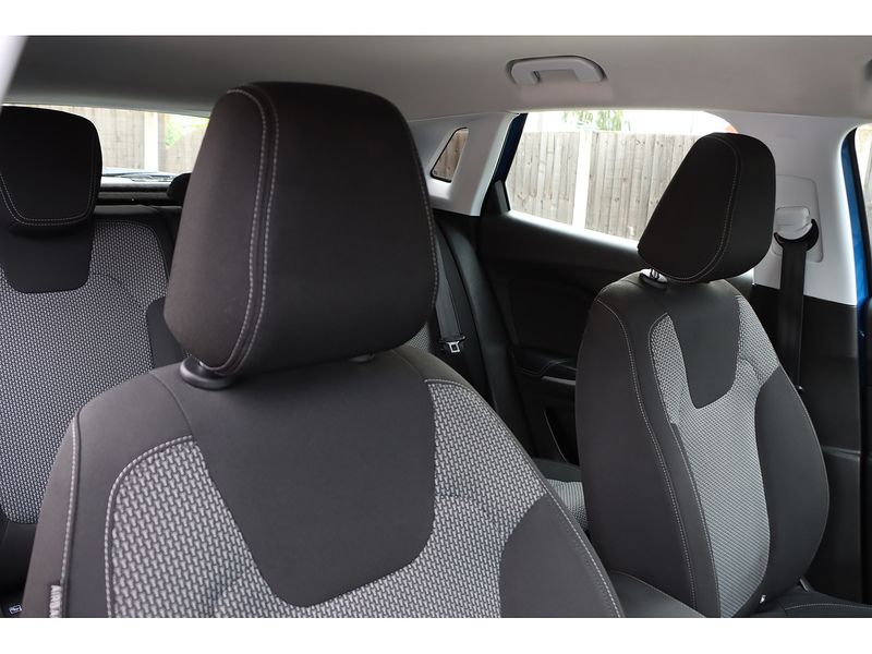 Vauxhall 1.2 TURBO GPF SE SUV 5DR PETROL MANUAL SAT NAV BLUETOOTH DAB STEREO APPLE CARPLAY PARKING AIDS JUST 1 OWNER FROM NEW ONLY 38000 MILES FSH 5 SERVICES 72-74 Mitcham Road