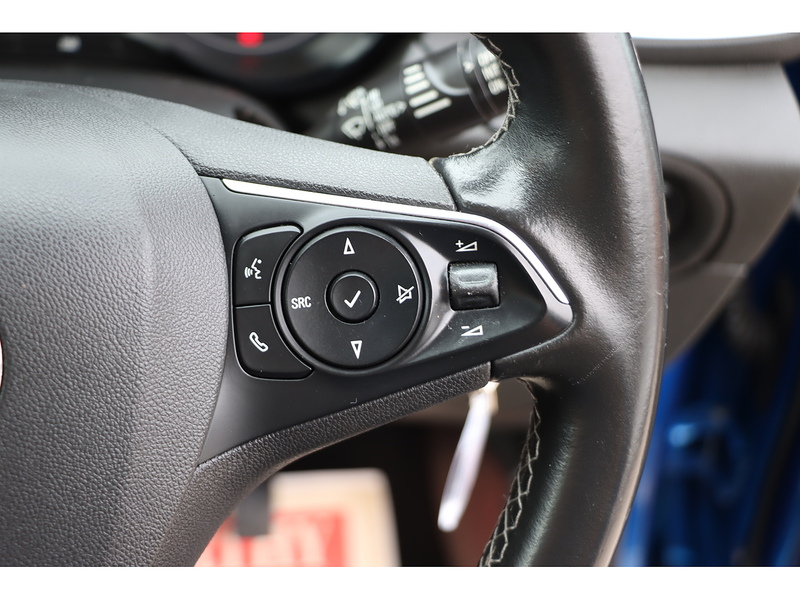 Vauxhall 1.2 TURBO GPF SE SUV 5DR PETROL MANUAL SAT NAV BLUETOOTH DAB STEREO APPLE CARPLAY PARKING AIDS JUST 1 OWNER FROM NEW ONLY 38000 MILES FSH 5 SERVICES 72-74 Mitcham Road