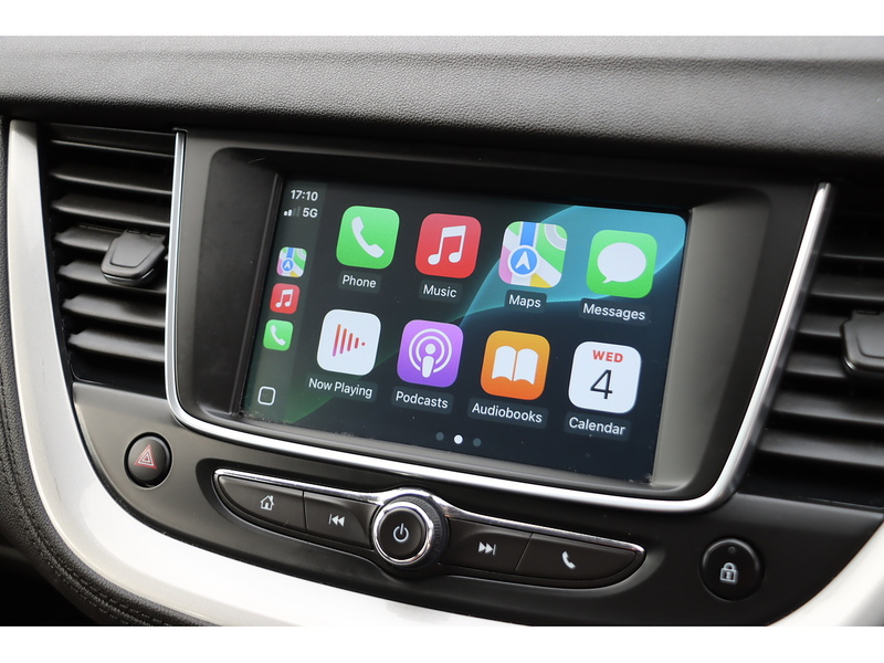 Vauxhall 1.2 TURBO GPF SE SUV 5DR PETROL MANUAL SAT NAV BLUETOOTH DAB STEREO APPLE CARPLAY PARKING AIDS JUST 1 OWNER FROM NEW ONLY 38000 MILES FSH 5 SERVICES 72-74 Mitcham Road