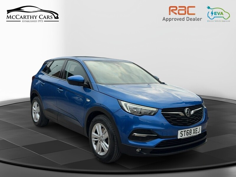 Vauxhall 1.2 TURBO GPF SE SUV 5DR PETROL MANUAL SAT NAV BLUETOOTH DAB STEREO APPLE CARPLAY PARKING AIDS JUST 1 OWNER FROM NEW ONLY 38000 MILES FSH 5 SERVICES 72-74 Mitcham Road