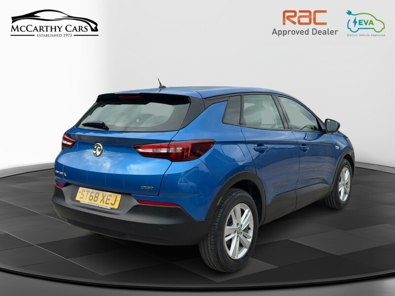 Vauxhall 1.2 TURBO GPF SE SUV 5DR PETROL MANUAL SAT NAV BLUETOOTH DAB STEREO APPLE CARPLAY PARKING AIDS JUST 1 OWNER FROM NEW ONLY 38000 MILES FSH 5 SERVICES 72-74 Mitcham Road