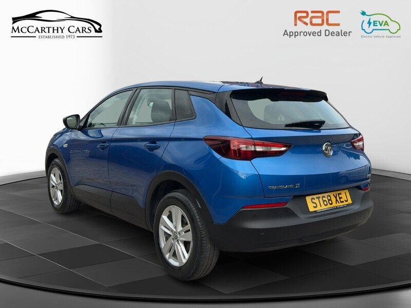 Vauxhall 1.2 TURBO GPF SE SUV 5DR PETROL MANUAL SAT NAV BLUETOOTH DAB STEREO APPLE CARPLAY PARKING AIDS JUST 1 OWNER FROM NEW ONLY 38000 MILES FSH 5 SERVICES 72-74 Mitcham Road