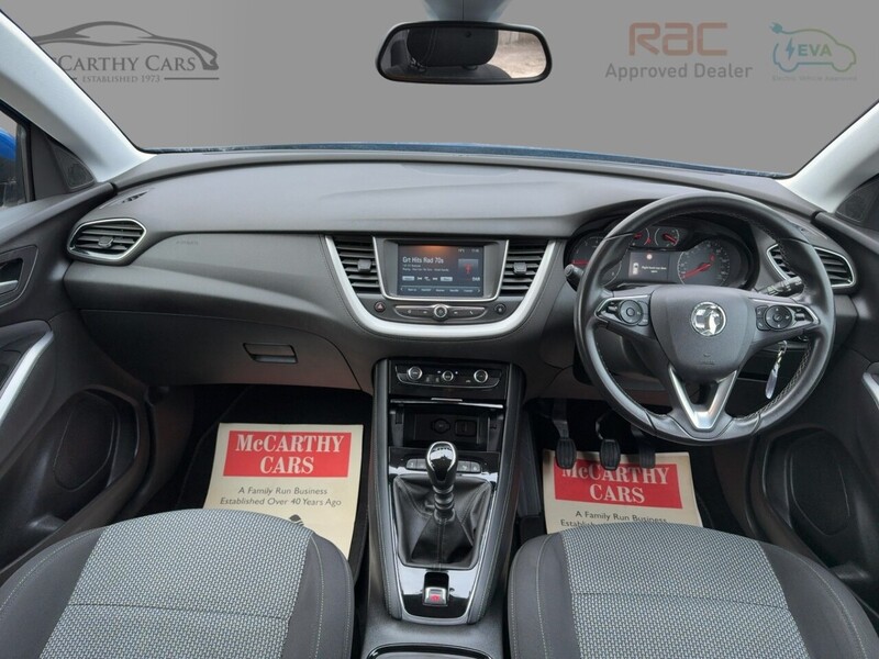 Vauxhall 1.2 TURBO GPF SE SUV 5DR PETROL MANUAL SAT NAV BLUETOOTH DAB STEREO APPLE CARPLAY PARKING AIDS JUST 1 OWNER FROM NEW ONLY 38000 MILES FSH 5 SERVICES 72-74 Mitcham Road