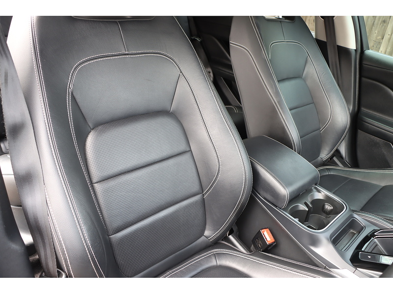 Jaguar 400 90KWH SE SUV 5DR ELECTRIC 4WD AUTO PAN ROOF HEATED SEATS SATNAV BLUETOOTH APPLE CARPLAY REAR CAMERA PARKING AIDS JUST 2 OWNERS ONLY 50000 MILES SH 72-74 Mitcham Road