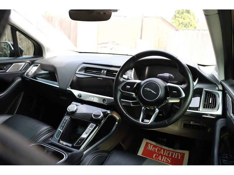 Jaguar 400 90KWH SE SUV 5DR ELECTRIC 4WD AUTO PAN ROOF HEATED SEATS SATNAV BLUETOOTH APPLE CARPLAY REAR CAMERA PARKING AIDS JUST 2 OWNERS ONLY 50000 MILES SH 72-74 Mitcham Road