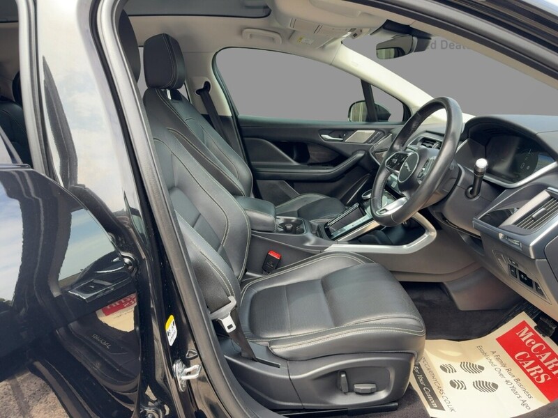 Jaguar 400 90KWH SE SUV 5DR ELECTRIC 4WD AUTO PAN ROOF HEATED SEATS SATNAV BLUETOOTH APPLE CARPLAY REAR CAMERA PARKING AIDS JUST 2 OWNERS ONLY 50000 MILES SH 72-74 Mitcham Road