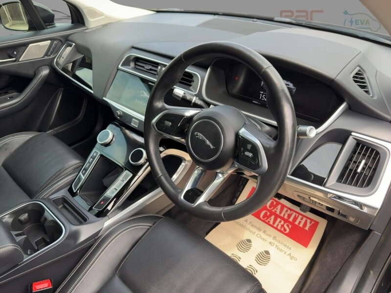 Jaguar 400 90KWH SE SUV 5DR ELECTRIC 4WD AUTO PAN ROOF HEATED SEATS SATNAV BLUETOOTH APPLE CARPLAY REAR CAMERA PARKING AIDS JUST 2 OWNERS ONLY 50000 MILES SH 72-74 Mitcham Road