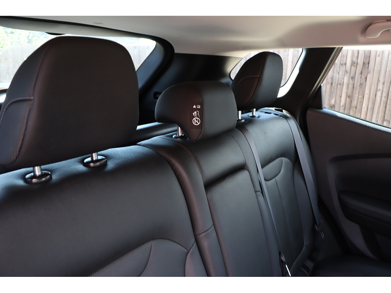 Renault 1.3 TCE GT LINE SUV 5DR PETROL MANUAL PAN ROOF HEATED SEATS SATNAV BLUETOOTH DAB STEREO APPLE CARPLAY REAR CAMERA PARKING AIDS 2 OWNERS 52000 MILES SH 72-74 Mitcham Road