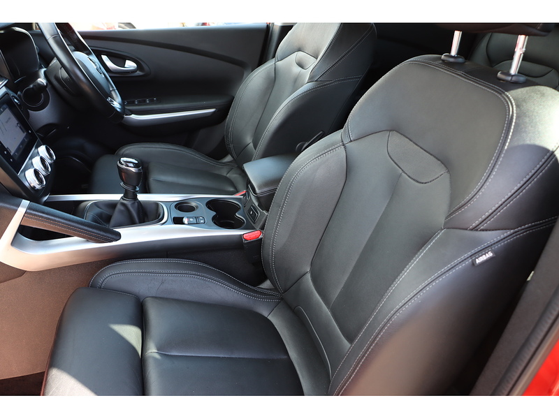 Renault 1.3 TCE GT LINE SUV 5DR PETROL MANUAL PAN ROOF HEATED SEATS SATNAV BLUETOOTH DAB STEREO APPLE CARPLAY REAR CAMERA PARKING AIDS 2 OWNERS 52000 MILES SH 72-74 Mitcham Road