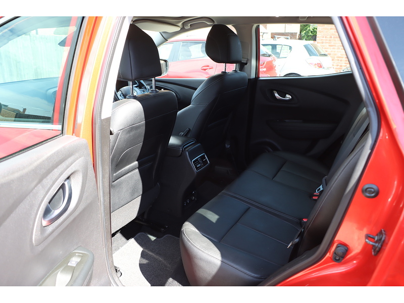 Renault 1.3 TCE GT LINE SUV 5DR PETROL MANUAL PAN ROOF HEATED SEATS SATNAV BLUETOOTH DAB STEREO APPLE CARPLAY REAR CAMERA PARKING AIDS 2 OWNERS 52000 MILES SH 72-74 Mitcham Road