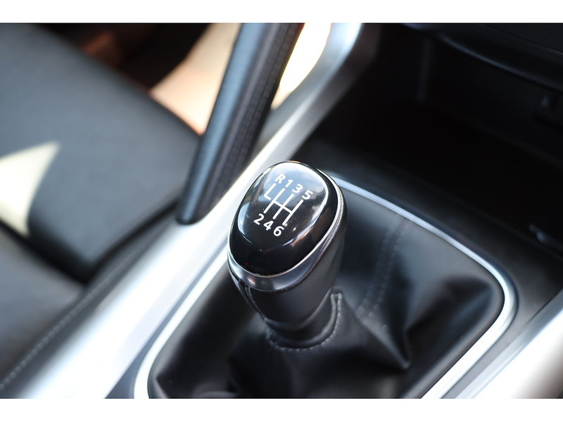 Renault 1.3 TCE GT LINE SUV 5DR PETROL MANUAL PAN ROOF HEATED SEATS SATNAV BLUETOOTH DAB STEREO APPLE CARPLAY REAR CAMERA PARKING AIDS 2 OWNERS 52000 MILES SH 72-74 Mitcham Road