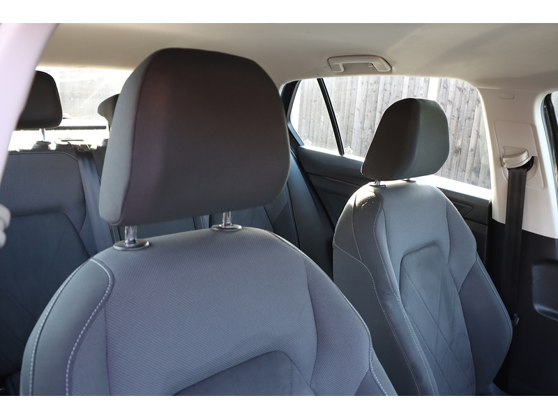 Volkswagen 1.5 TSI STYLE HATCHBACK 5DR PETROL MANUAL SAT NAV BLUETOOTH DAB STEREO PARKING AIDS JUST 2 OWNERS SAME OWNER FOR 3 YEARS 60000 MILES SH NO ULEZ CHARGE 72-74 Mitcham Road