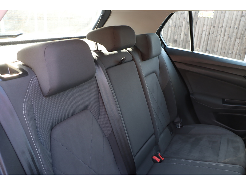 Volkswagen 1.5 TSI STYLE HATCHBACK 5DR PETROL MANUAL SAT NAV BLUETOOTH DAB STEREO PARKING AIDS JUST 2 OWNERS SAME OWNER FOR 3 YEARS 60000 MILES SH NO ULEZ CHARGE 72-74 Mitcham Road