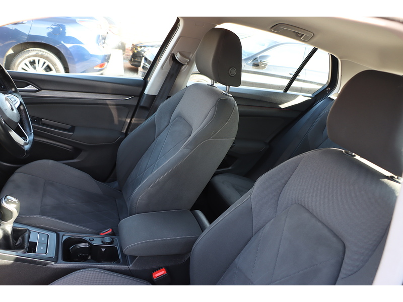 Volkswagen 1.5 TSI STYLE HATCHBACK 5DR PETROL MANUAL SAT NAV BLUETOOTH DAB STEREO PARKING AIDS JUST 2 OWNERS SAME OWNER FOR 3 YEARS 60000 MILES SH NO ULEZ CHARGE 72-74 Mitcham Road