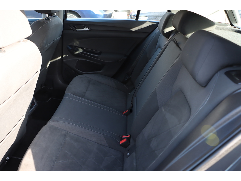 Volkswagen 1.5 TSI STYLE HATCHBACK 5DR PETROL MANUAL SAT NAV BLUETOOTH DAB STEREO PARKING AIDS JUST 2 OWNERS SAME OWNER FOR 3 YEARS 60000 MILES SH NO ULEZ CHARGE 72-74 Mitcham Road