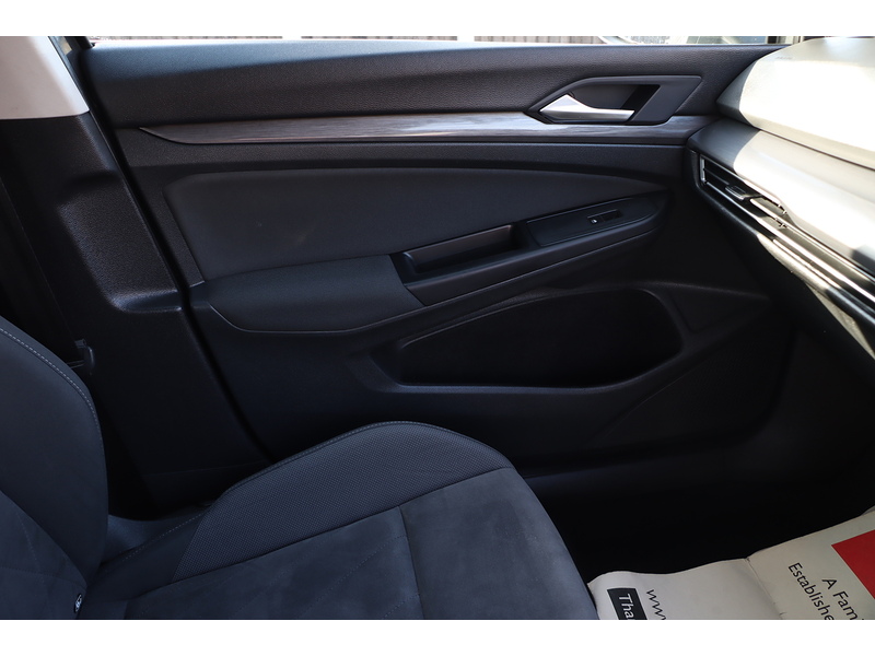 Volkswagen 1.5 TSI STYLE HATCHBACK 5DR PETROL MANUAL SAT NAV BLUETOOTH DAB STEREO PARKING AIDS JUST 2 OWNERS SAME OWNER FOR 3 YEARS 60000 MILES SH NO ULEZ CHARGE 72-74 Mitcham Road