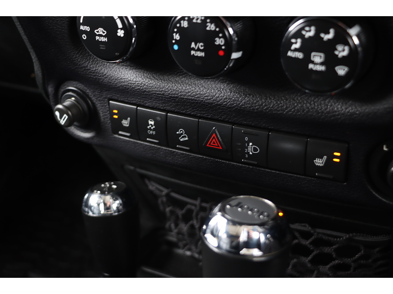 Jeep V6 Rubicon Unlimited 3600 5dr SUV AUTOMATIC Petrol 72-74 Mitcham Road