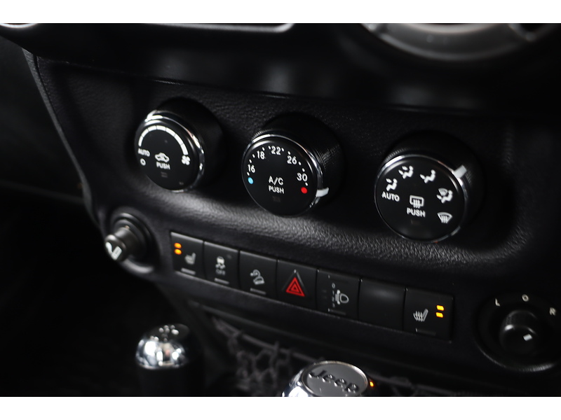 Jeep V6 Rubicon Unlimited 3600 5dr SUV AUTOMATIC Petrol 72-74 Mitcham Road