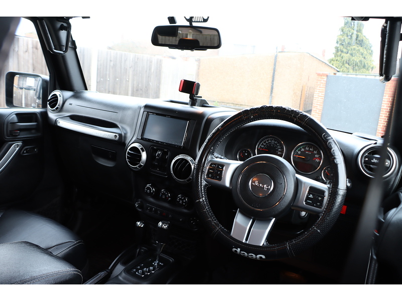 Jeep V6 Rubicon Unlimited 3600 5dr SUV AUTOMATIC Petrol 72-74 Mitcham Road