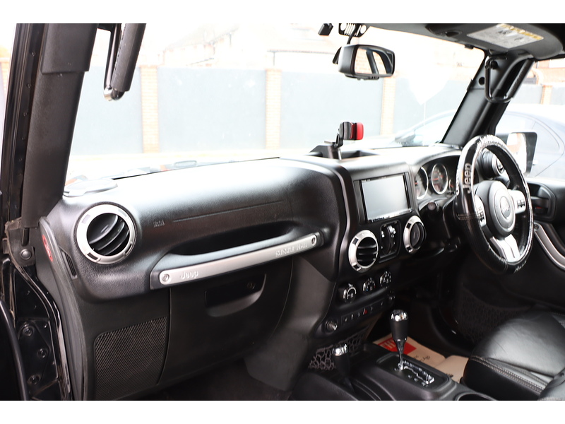 Jeep V6 Rubicon Unlimited 3600 5dr SUV AUTOMATIC Petrol 72-74 Mitcham Road