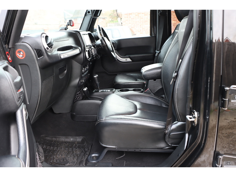 Jeep V6 Rubicon Unlimited 3600 5dr SUV AUTOMATIC Petrol 72-74 Mitcham Road