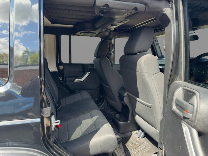 Jeep V6 Sahara Unlimited 3800 5dr SUV AUTOMATIC Petrol 72-74 Mitcham Road