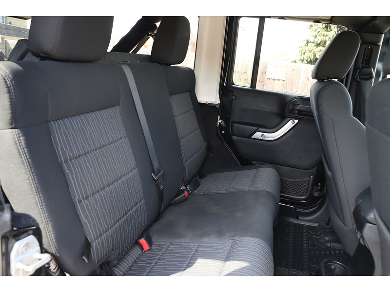Jeep V6 Sahara Unlimited 3800 5dr SUV AUTOMATIC Petrol 72-74 Mitcham Road