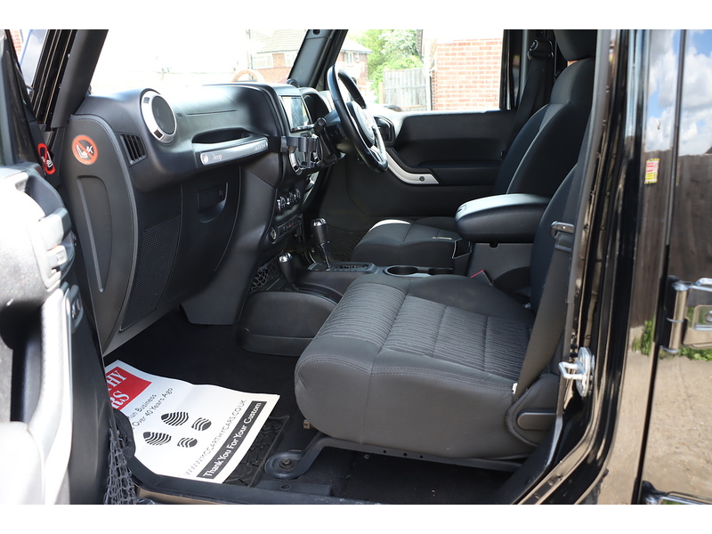 Jeep V6 Sahara Unlimited 3800 5dr SUV AUTOMATIC Petrol 72-74 Mitcham Road