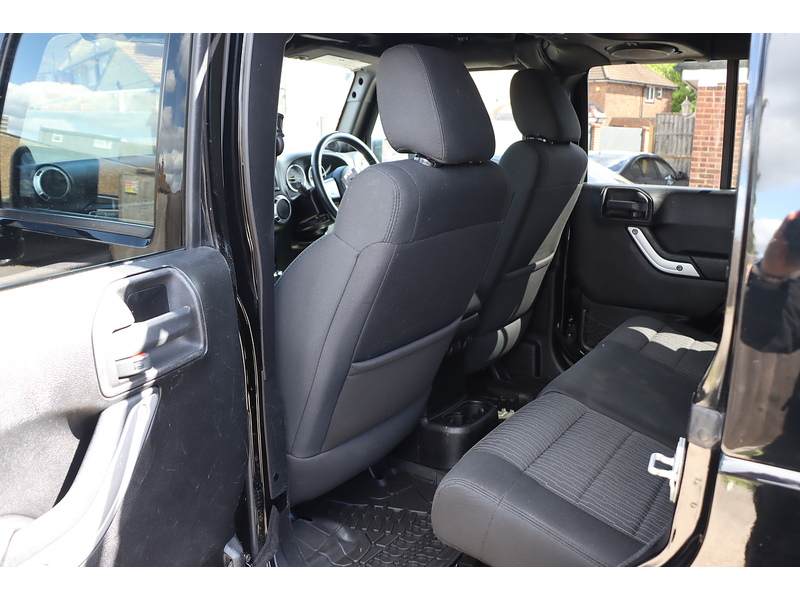Jeep V6 Sahara Unlimited 3800 5dr SUV AUTOMATIC Petrol 72-74 Mitcham Road