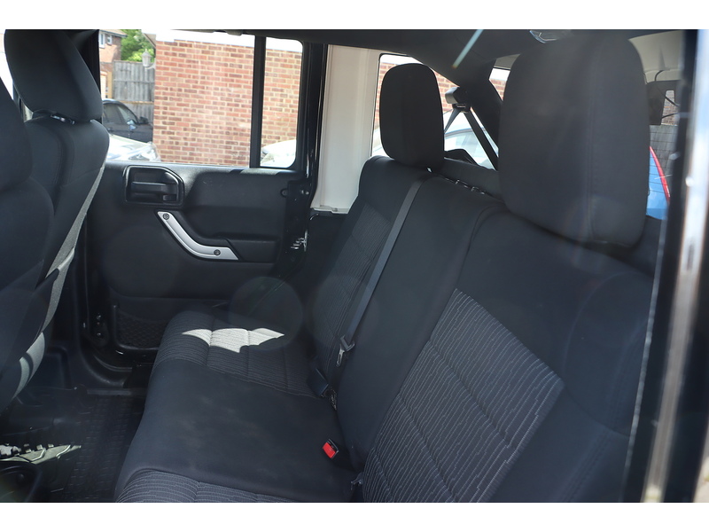 Jeep V6 Sahara Unlimited 3800 5dr SUV AUTOMATIC Petrol 72-74 Mitcham Road