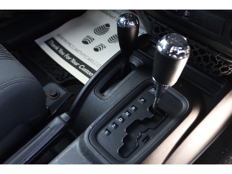 Jeep V6 Sahara Unlimited 3800 5dr SUV AUTOMATIC Petrol 72-74 Mitcham Road