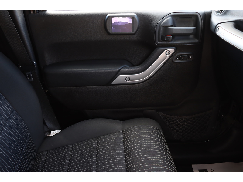 Jeep V6 Sahara Unlimited 3800 5dr SUV AUTOMATIC Petrol 72-74 Mitcham Road