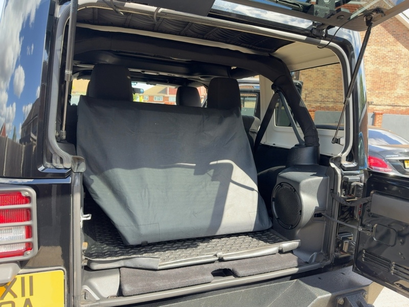 Jeep V6 Sahara Unlimited 3800 5dr SUV AUTOMATIC Petrol 72-74 Mitcham Road