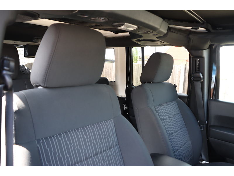 Jeep V6 Sahara Unlimited 3800 5dr SUV AUTOMATIC Petrol 72-74 Mitcham Road