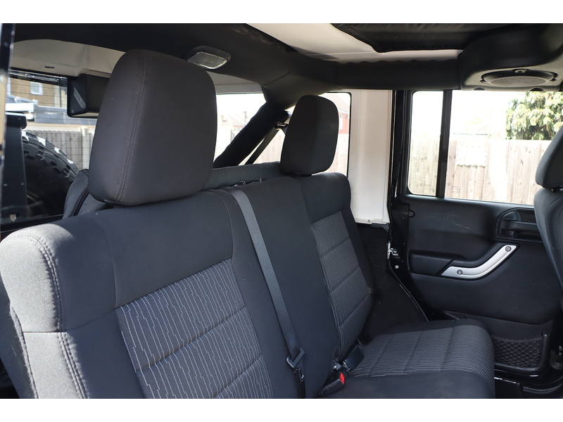 Jeep V6 Sahara Unlimited 3800 5dr SUV AUTOMATIC Petrol 72-74 Mitcham Road
