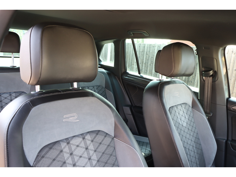 Volkswagen 1.5 TSI R-LINE SUV 5DR PETROL DSG AUTO HEATED SEATS SAT NAV BLUETOOTH DAB STEREO APPLE CARPLAY PARKING AIDS JUST 1 OWNER FROM NEW ONLY 40000 MILES FSH 72-74 Mitcham Road