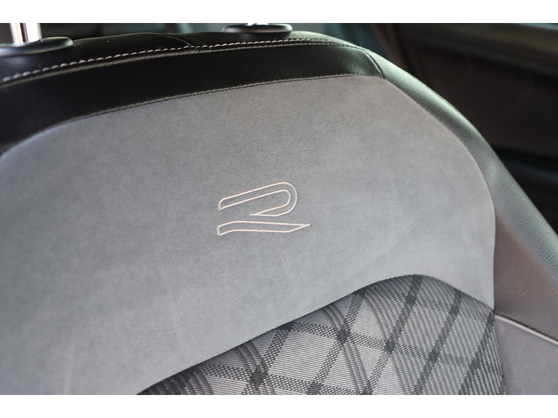 Volkswagen 1.5 TSI R-LINE SUV 5DR PETROL DSG AUTO HEATED SEATS SAT NAV BLUETOOTH DAB STEREO APPLE CARPLAY PARKING AIDS JUST 1 OWNER FROM NEW ONLY 40000 MILES FSH 72-74 Mitcham Road